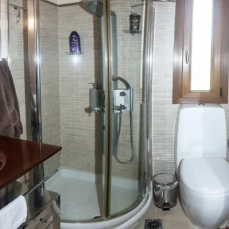 Vila Tasos *